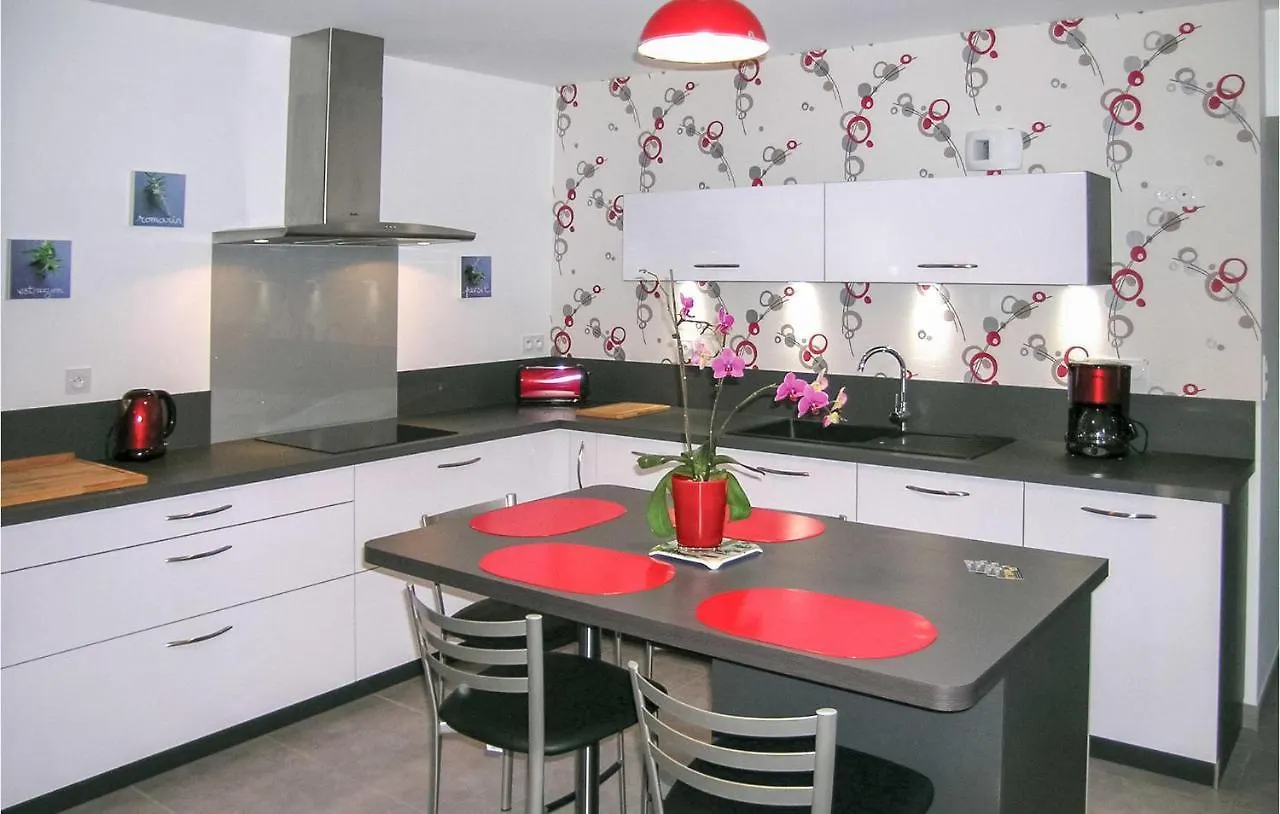 3 Bedroom Beautiful Home In Dourdain フランス